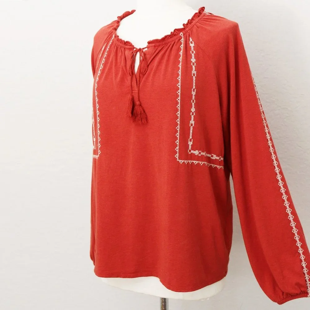 Garnet Hill Organic Cotton Tencel Blend Cross Stitch Embroidered Peasant Top M - Picture 4 of 14